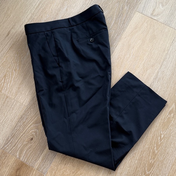 🥰Banana Republic Avery Wool Ankle Pants. Black
Size 6 - Picture 4 of 9